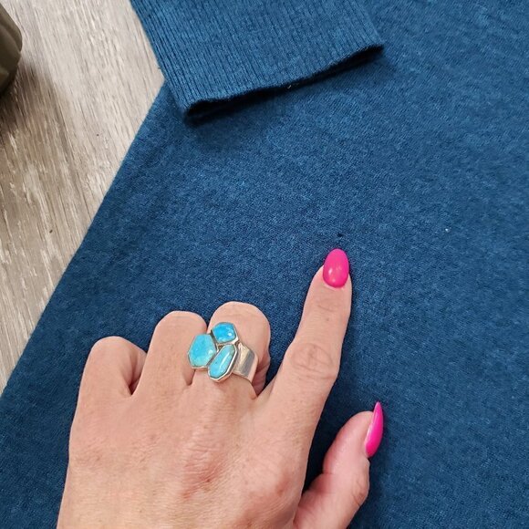 Aritzia Community Merino Wool V Neck Sweater S - Picture 7 of 8